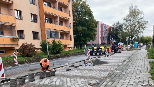 19.10.2026 - SÚS Kroměřížska intenzivně pracuje na opravě komunikace Třasoňova v Kroměříži