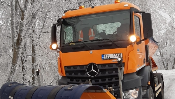 20.02.2023 - Typické zimní počasí, a tedy hodně práce přinesl pro silničáře z SÚS Kroměřížska začátek února